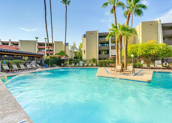 Old Town Oasis! Modern Unit W/ Resort-style Pool Scottsdale