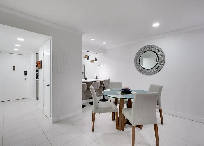 Old Town Oasis! Modern Unit W/ Resort-style Pool * Scottsdale