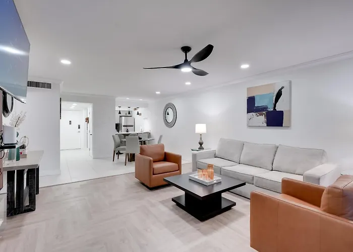 Holiday home Old Town Oasis! Modern Unit W/ Resort-style Pool