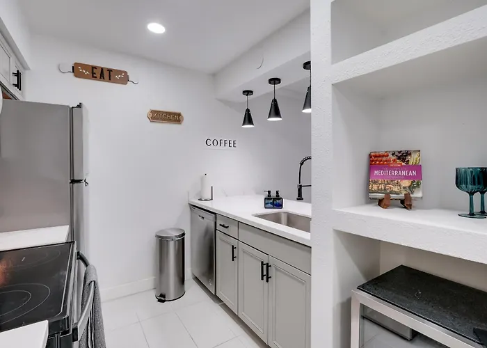 Old Town Oasis! Modern Unit W/ Resort-style Pool *