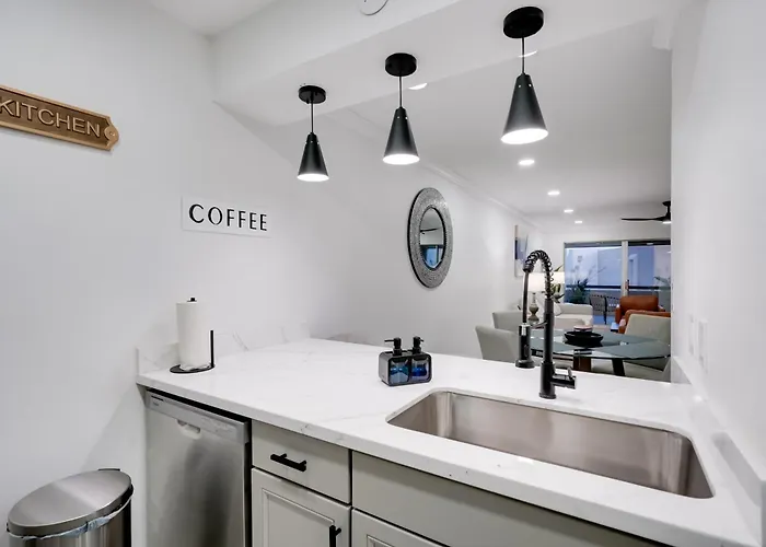 Holiday home Old Town Oasis! Modern Unit W/ Resort-style Pool Scottsdale