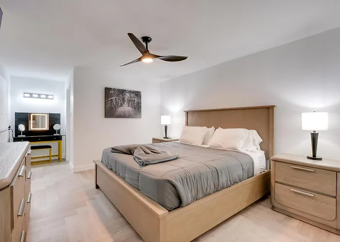 Old Town Oasis! Modern Unit W/ Resort-style Pool *