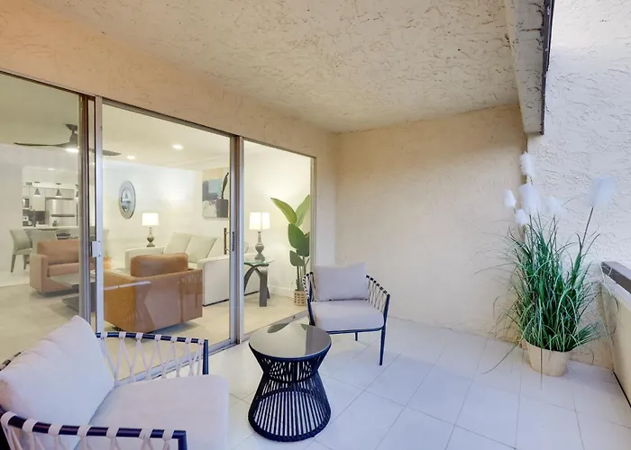 Old Town Oasis! Modern Unit W/ Resort-style Pool * Scottsdale