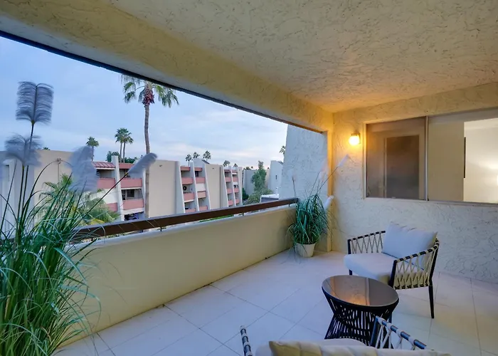 Old Town Oasis! Modern Unit W/ Resort-style Pool Holiday home