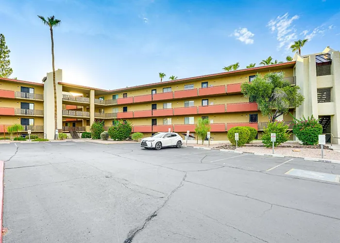 Old Town Oasis! Modern Unit W/ Resort-style Pool Holiday home