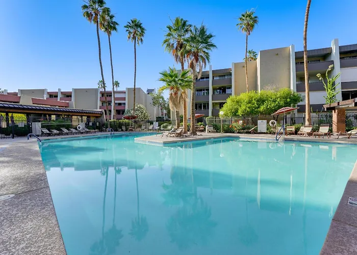 Old Town Oasis! Modern Unit W/ Resort-style Pool Holiday home Scottsdale