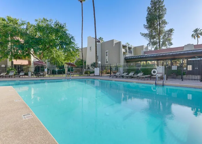 Holiday home Old Town Oasis! Modern Unit W/ Resort-style Pool Scottsdale