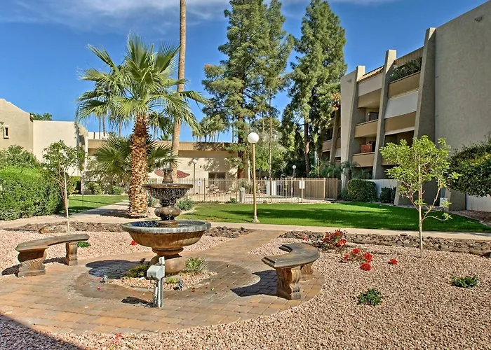 Holiday home Old Town Oasis! Modern Unit W/ Resort-style Pool Scottsdale